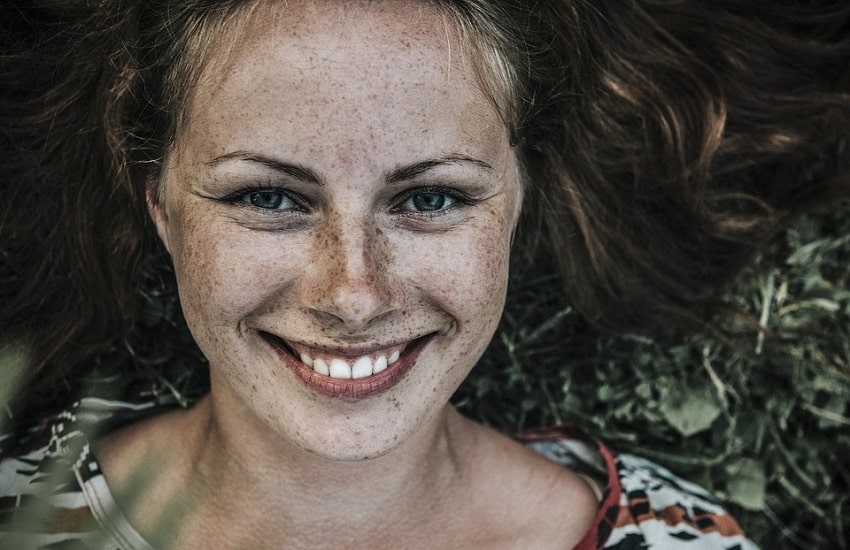 Denti bianchi? Non esistono! La scala VITA e la valutazione del colore dei tuoi denti